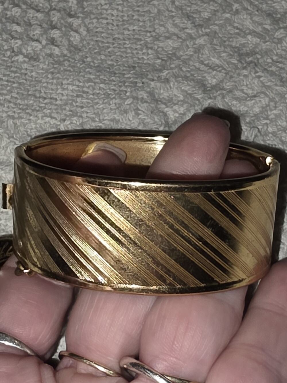Vtg Mirim Haskell Wide Floral Etched Gold Tone Bangle Bracelet Safty Chain NWT